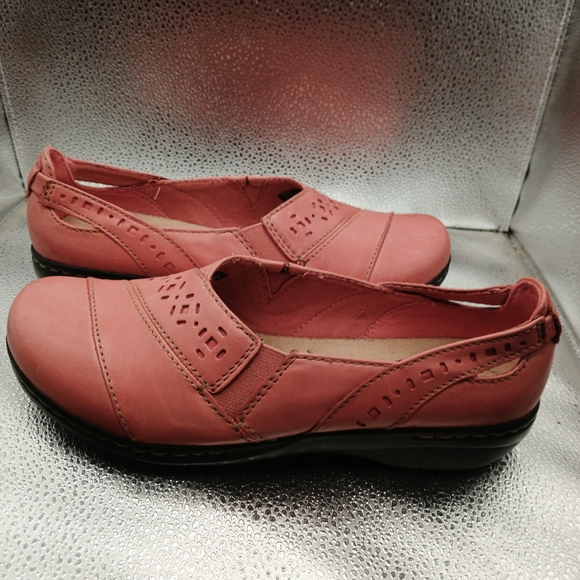 Clarks Salmon Colored Flats Women's Size 7.5 - Picture 4 of 9